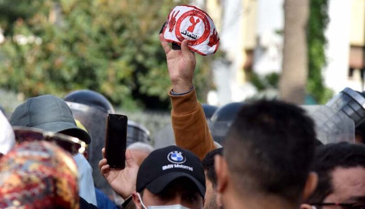 تنسيقية المفروض عليهم التعاقد تصعد خطواتها الاحتجاجية بعد تهديدات الأكاديميات