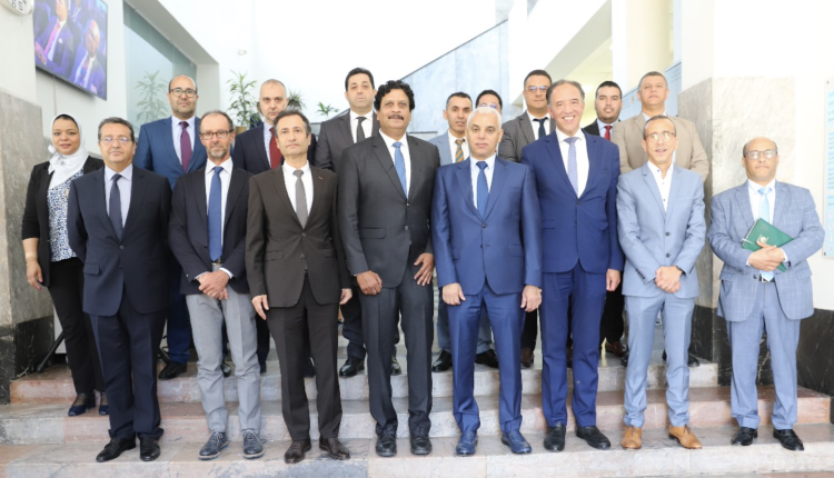 وزير الصحة والحماية الاجتماعية يجري مباحثات مع مسؤولين عن المعهد الهندي للأمصال